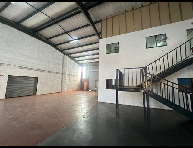 186.03M² WAREHOUSE TO LET IN CLAYVILLE